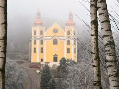 Die Kirche in Bärnwald-Neratov am 6.12.2018 / Foto: Marek Galowski/www.neratov.de