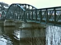 Dank seiner Stahlbrücke als Filmkulisse ist Davle in der Welt berühmt geworden. / Foto: Jiří Bernard