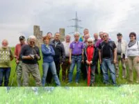 In vergleichsweise kleiner Besetzung wanderte "Schnecke" im vorigen Mai von Schlaggenwald (Horni Slavkov) zurück nach Karlsbad. 6.v.l.: "Reisebüro-Direktor" Hans Kemr - Foto: Jürgen Barteld