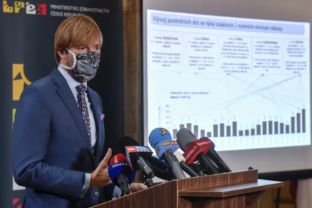 Gesundheitsminister Adam Vojtěch auf der Pressekonferenz am frühen Donnerstagabend - Foto: ČTK/Šimánek Vít