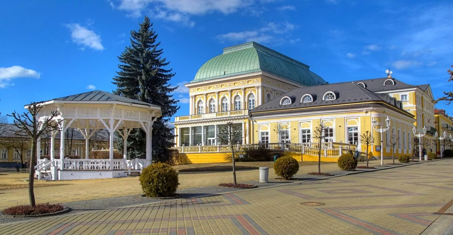 Das Casino an der Kurallee in Franzensbad. Foto: Richard Huber, Franzensbad Casino, CC BY-SA 3.0