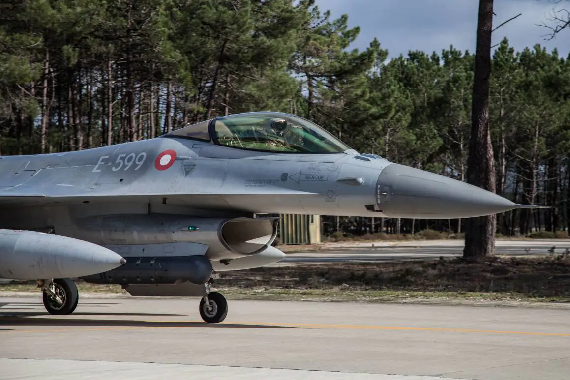 Das dänische Kampfflugzeug F-16 bei der NATO-Übung "Exercise Real Thaw 2018". Foto: NATO