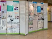Die Wanderausstellung "In zwei Welten" über deutsche Minderheiten ist nun auch im Internet zugänglich. Foto: AGDM