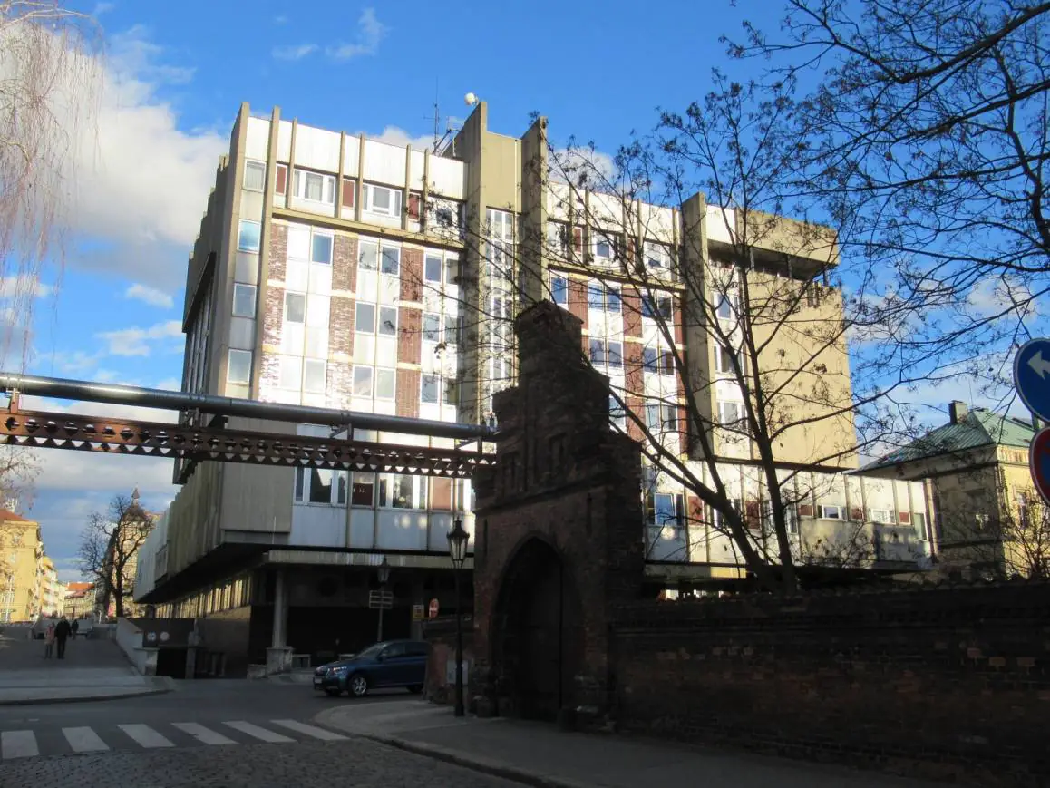 Die Klinik für Urologie in der Ke Karlovu 459/6 in der Prager Neustadt. Foto: Detmar Doering