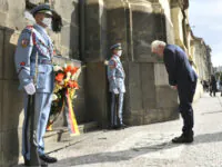Bundespräsident Steinmeier gedenkt der Opfer des Nationalsozialismus. Foto: ČTK/Říhová Michaela