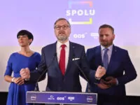 Die Parteichefs des konservativ-liberalen Wahlbündnisses SPOLU (dt. "Gemeinsam") (v.l.): Markéta Pekarová Adamová (TOP 09). Petr Fiala (ODS), Marian Jurečka (KDU-ČSL).
