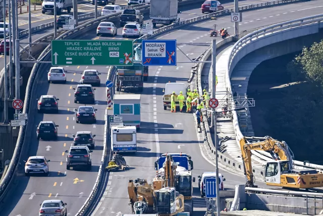 Die Bauarbeiten an der Barrandov-Brücke haben begonnen. Foto: ČTK/Šimánek Vít