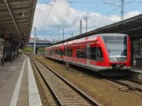 Mit dem Deutschland-Ticket kann man auch einzelne Ortschaften in Tschechien anfahren: Grottau (Hradek nad Nisou), Warnsdorf (Varnsdorf) und Weipert (Vejprty). Symbolfoto: DB