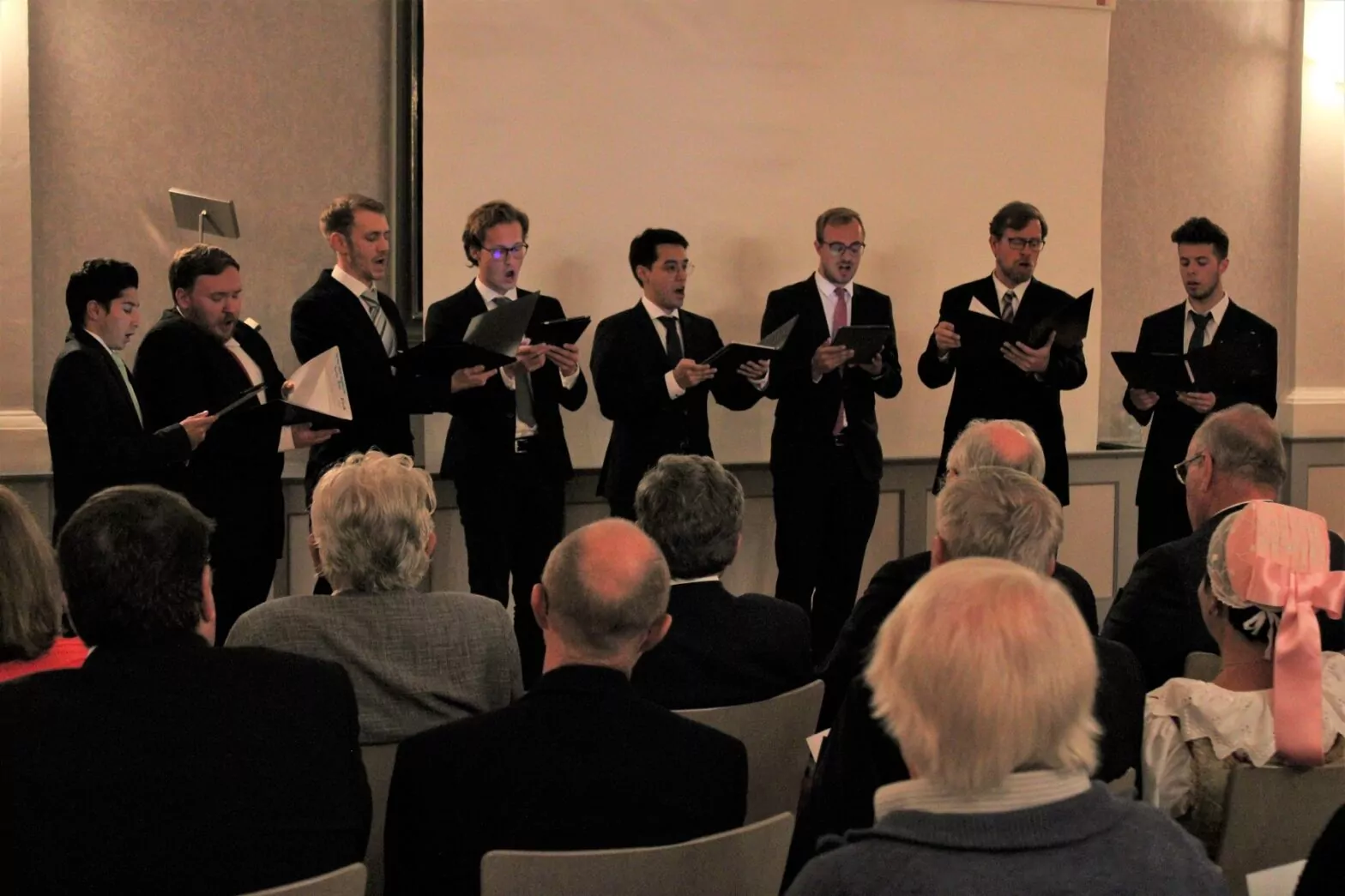 Das Renner Ensemble verzauberte das Publikum mit deutschen und tschechischen Kompositionen von Mendels Ordensbruder Křížkovský. Foto: Tobias Eisch