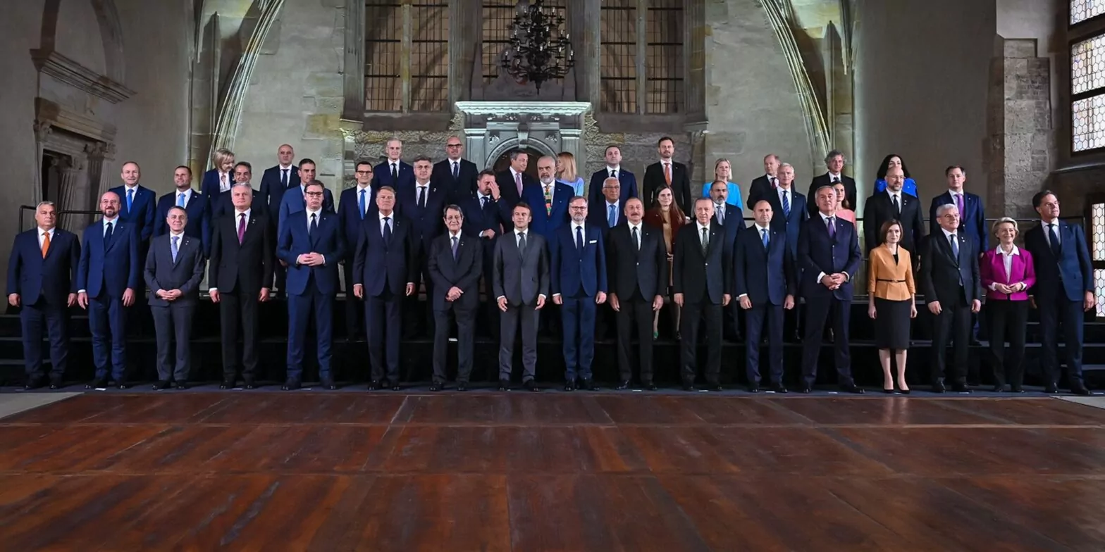 Staats- und Regierungschef beim ersten Treffen der Europäischen Politischen Gemeinschaft in Prag. Foto: Twitter/ EU2022_CZ