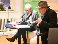 Michael G. Fritz (l.) und David Stecher (r.) diskutierten mit dem Publikum im Anschluss an die Lesung. Foto: Magdalena Moser