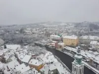 Kilometer weiter Ausblick von der Spitze des Schlossturms auf die Stadt. Foto: Magdalena Moser