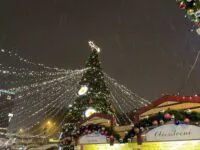 Weihnachtszauber auf dem Friedensplatz. Foto: Elena Hormann