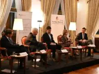 Die Diskussionsteilnehmer. Von l. n. r.: Thomas Kreutzmann, Werner Sonne, Matěj Spurný, Helena Válková und Kilian Kirchgeßner, der die Veranstaltung moderierte.