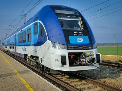 Mit den blauen Zügen der České dráhy (Tschechische Bahn) kreuz und quer durch Tschechien. Das Sommerticket macht es möglich. Foto: ČD