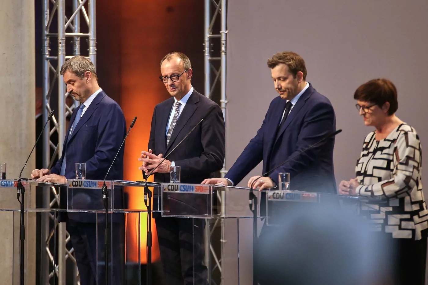 Am Mittwoch, den 9. April 2025, gaben die Spitzen von CDU/CSU und SPD im Paul-Löbe-Haus ihre Einigung auf einen Koalitionsvertrag bekannt. Auch die deutschen Minderheiten finden darin Erwähnung. Foto: ČTK / imago stock&people / dts Nachrichtenagentur