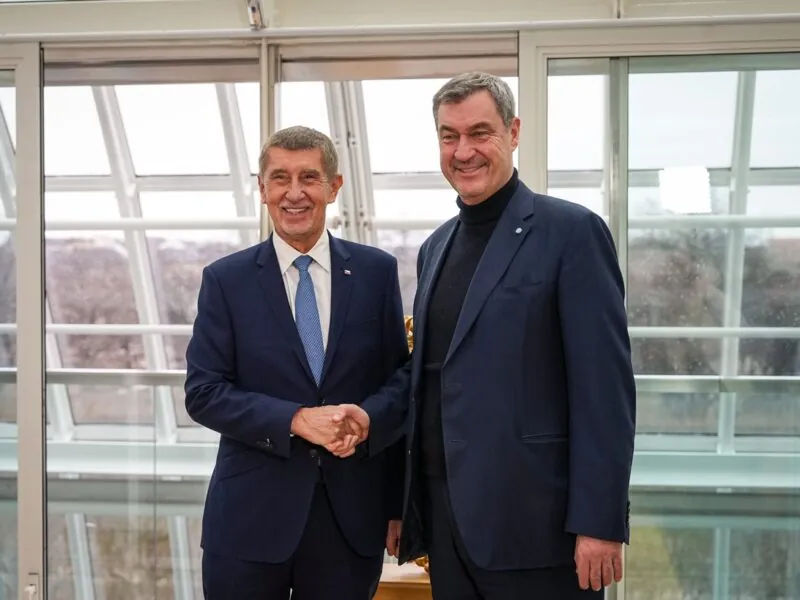 Tschechiens Regierungschef Andrej Babiš und Bayerns Ministerpräsident Markus Söder bei einem gemeinsamen Treffen am Montag, den 9. Februar 2026, in München.
