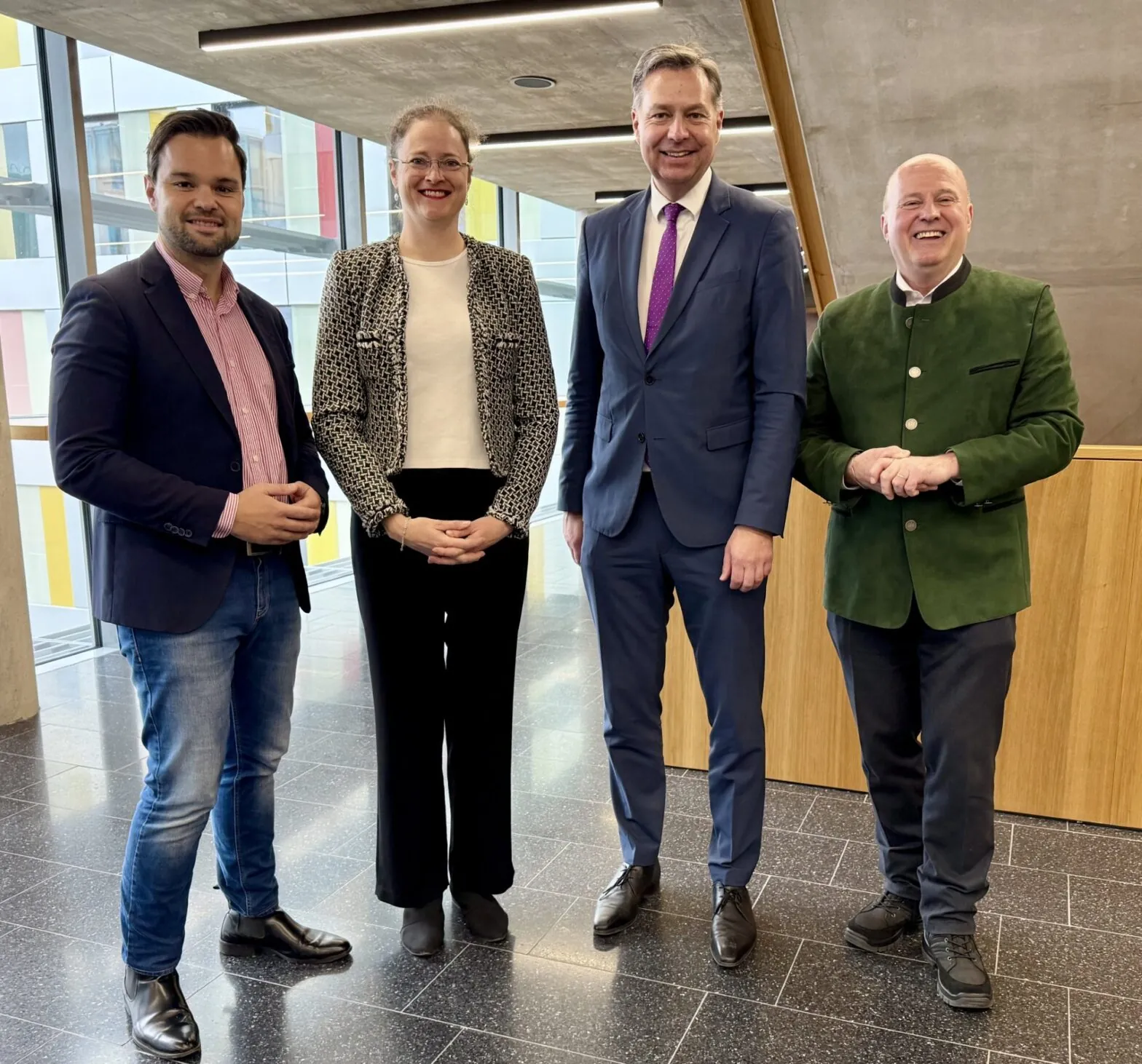 Dr. Marco Just Quiles,  Cristina Arheit-Zapp, Stephan Mayer und Hartmut Koschyk (v. l. n. r.) beim gemeinsamen Austausch in Berlin.