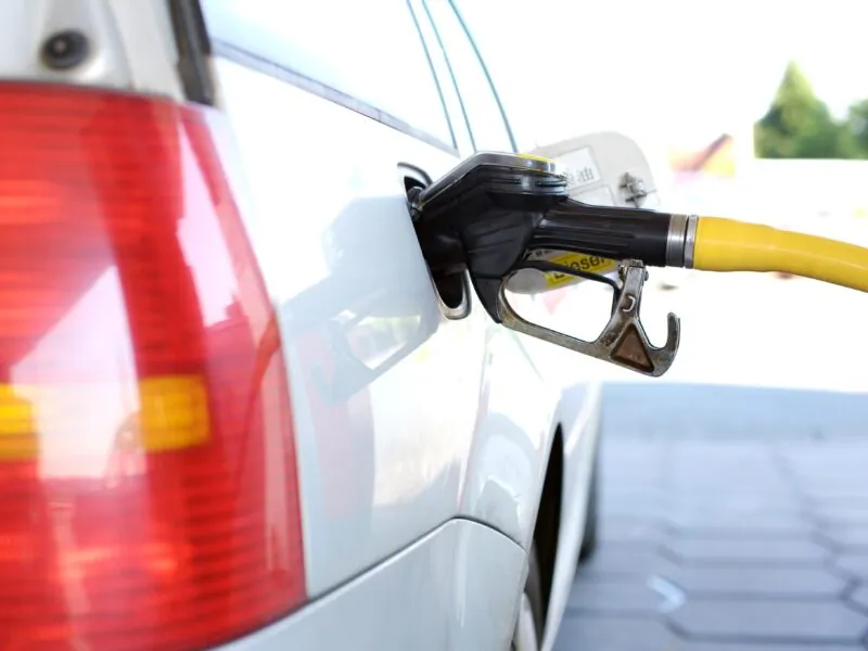 Tanken wird auch in Tschechien immer teurer. Wie umgehen mit den Preisteigerungen?