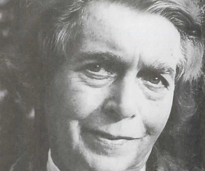 Die Schriftstellerin und Kräuterkundige Maria Treben belebte die Naturheilkunde gegen Ende des 20. Jahrhunderts in Europa.