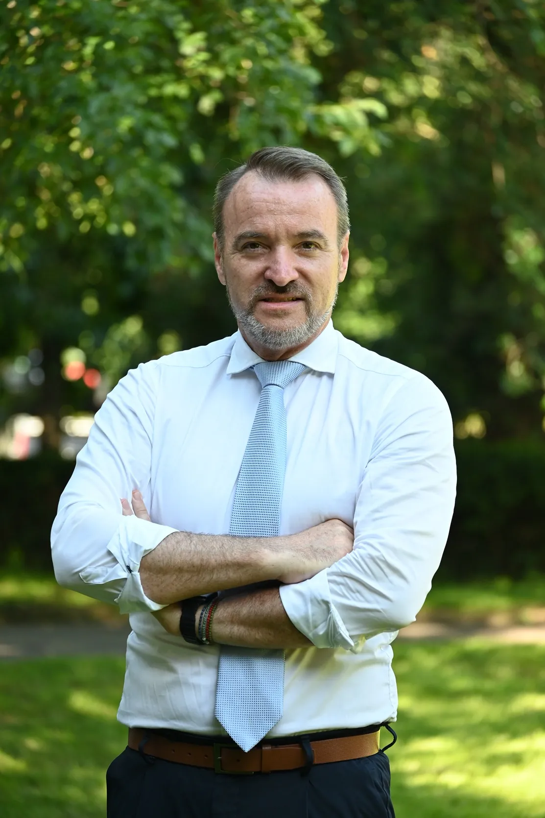 Martin Herbert Dzingel war von 2000 bis 2026 Geschäftsführer der Landesversammlung der deutschen Vereine in der Tschechischen Republik und von 2010 bis 2025 deren Präsident. Im August 2026 übernimmt er die Leitung des Thomas-Mann-Gymnasiums in Prag.